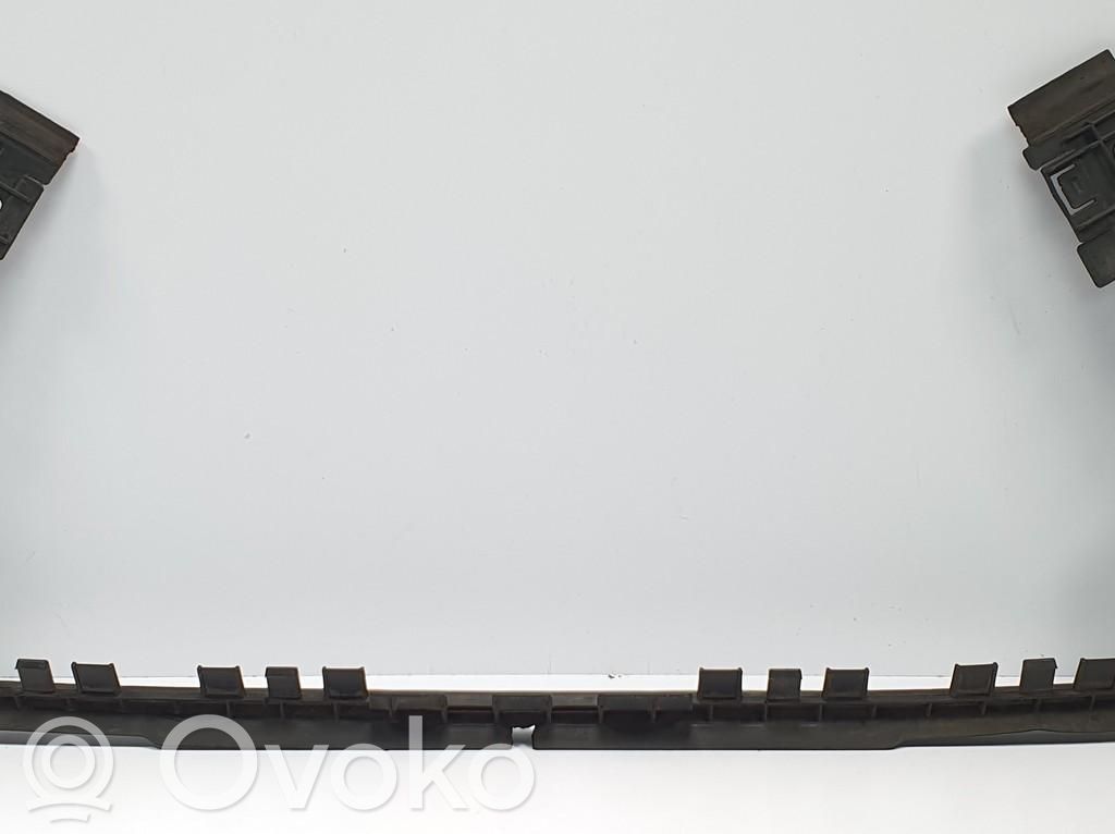 Mercedes-Benz E C207 W207 Mască radiator
