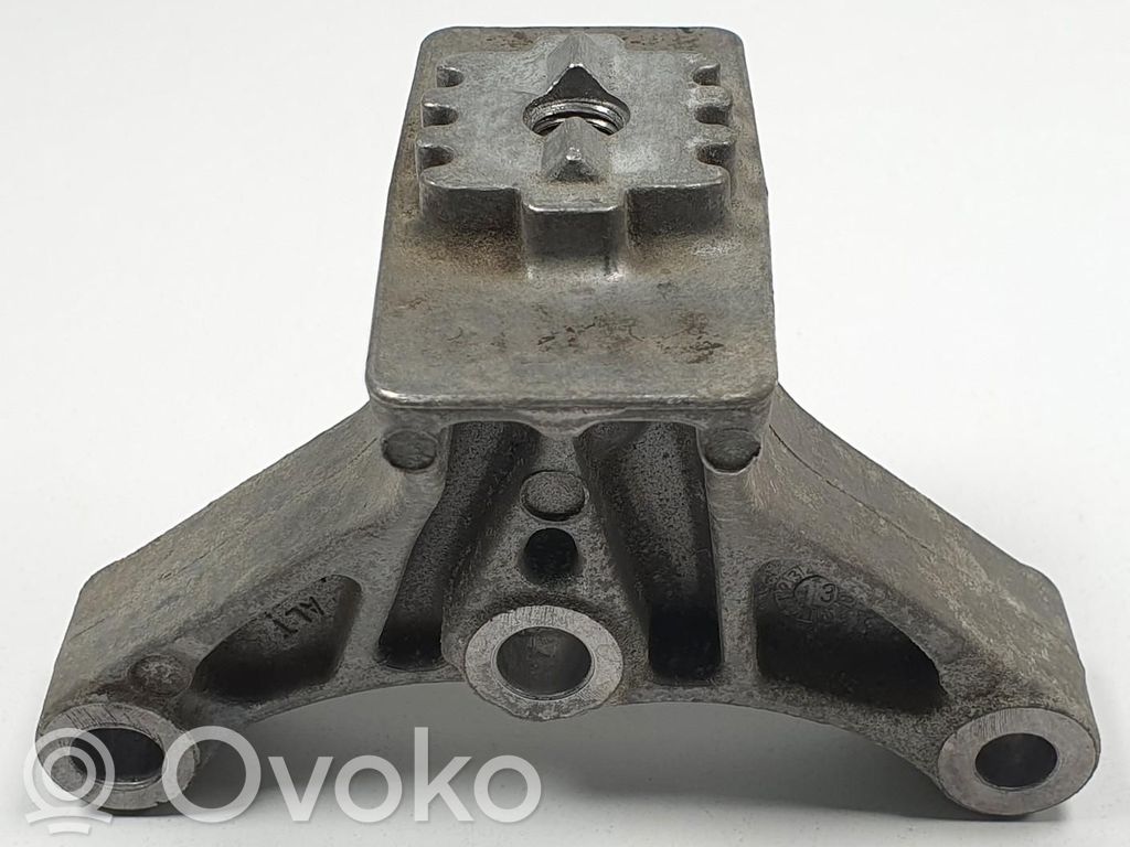 Skoda Citigo Gearbox mounting bracket 