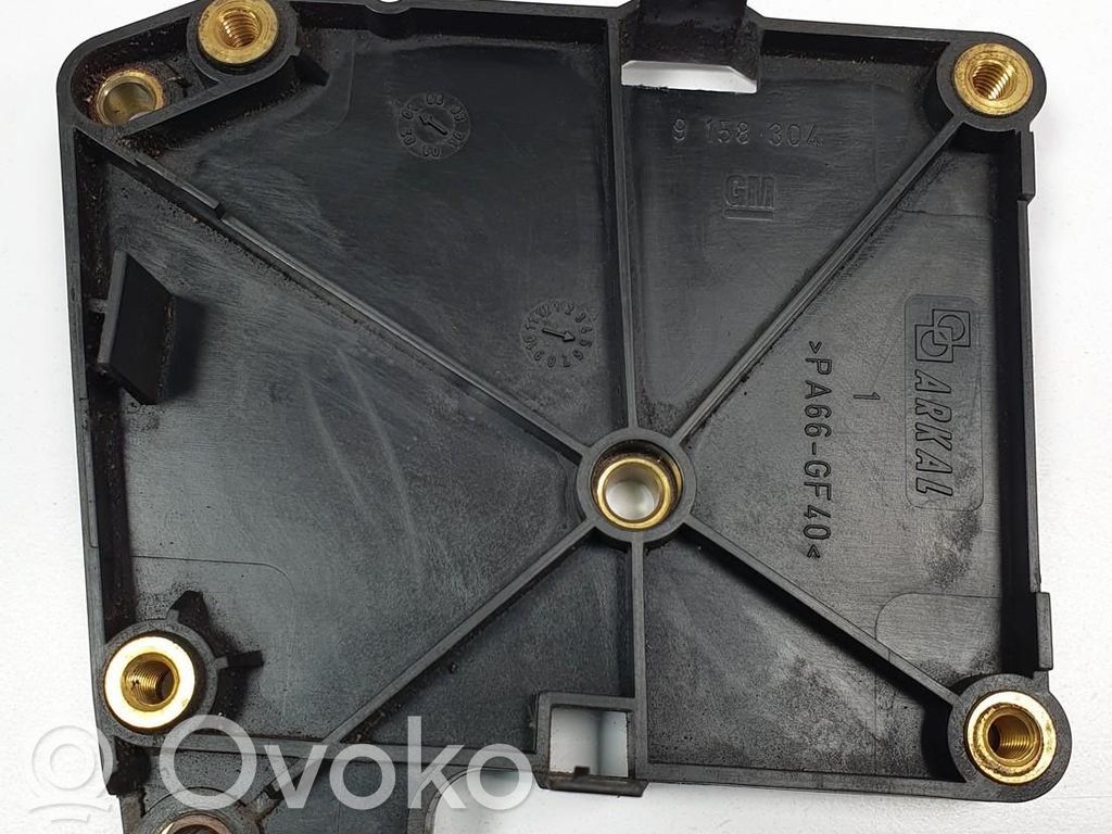 Opel Astra G Moottorin ohjausyksikön pidike 