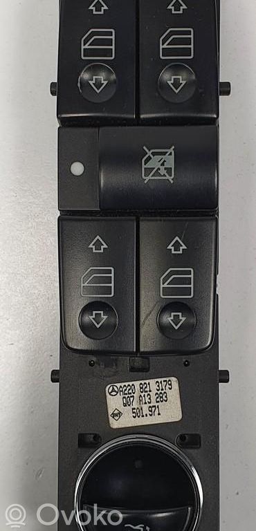 Interruptor de la ventanilla de ventilación   A2208213179,A2208213179
