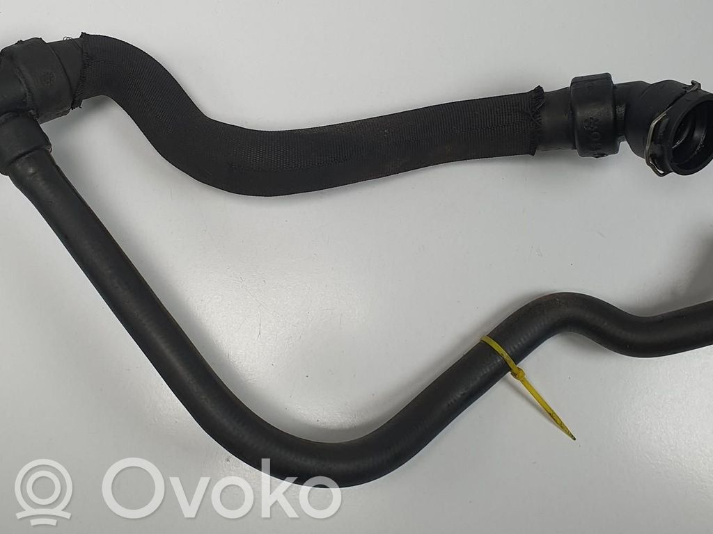 Audi A4 S4 B7 8E 8H Conductă/furtun lichid de răcire motor 