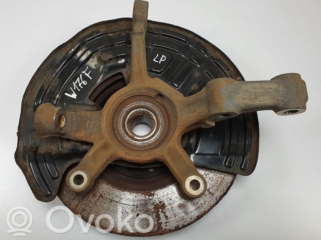 Mercedes-Benz A W176 Front wheel hub