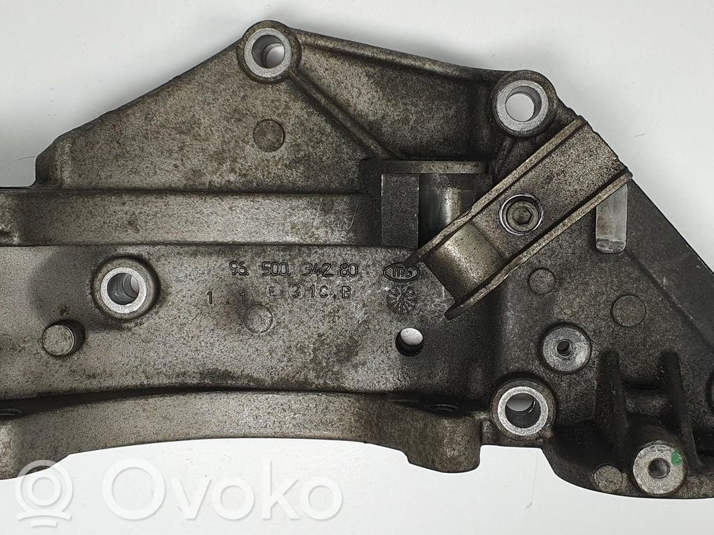 Volvo V50 Soporte del alternador