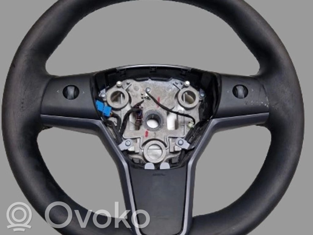 Tesla Model Y Stūre 