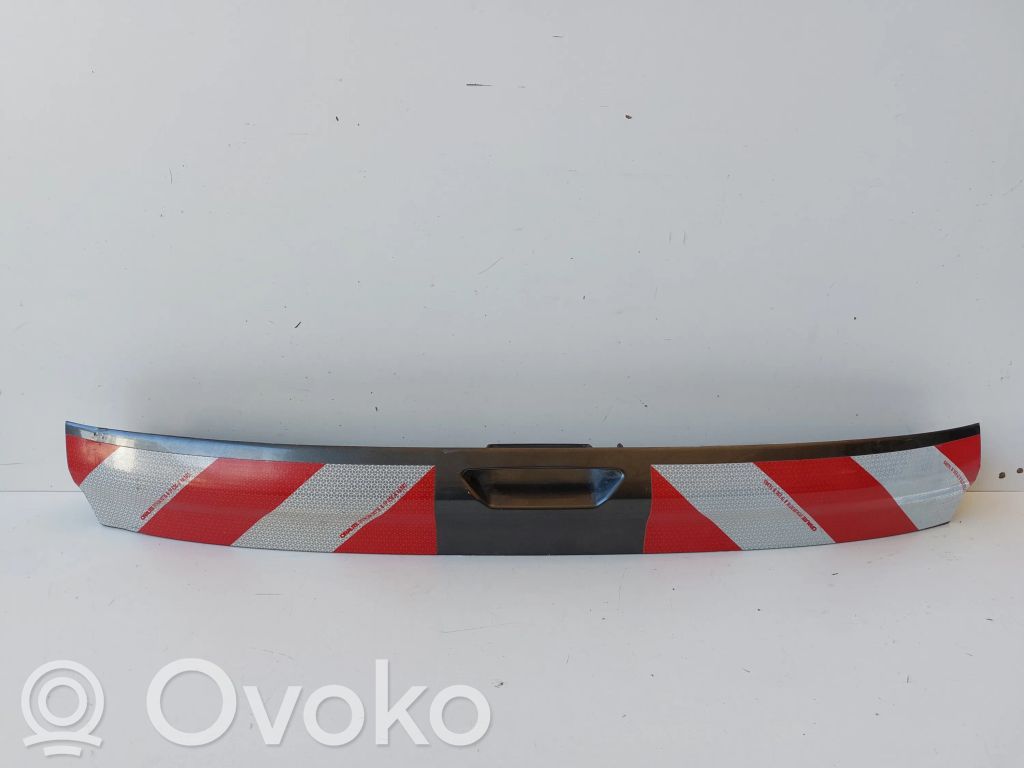 Ford Kuga II Listwa światła tylnego/osłona tablicy rejestracyjnej 