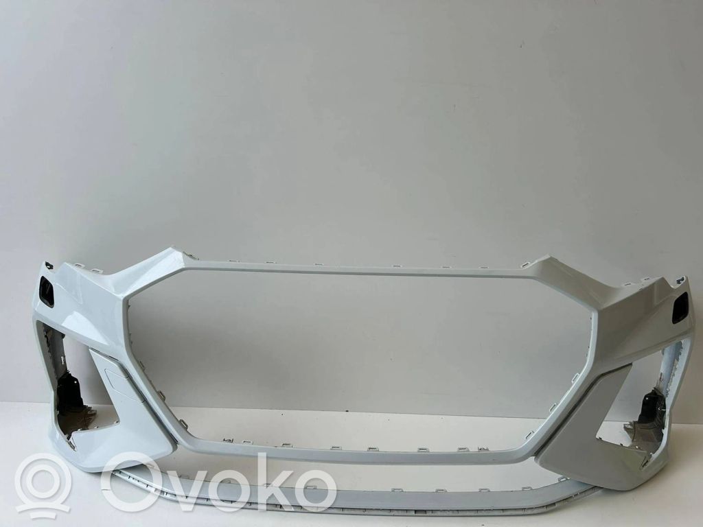 Audi RS Q3 Parachoques delantero 