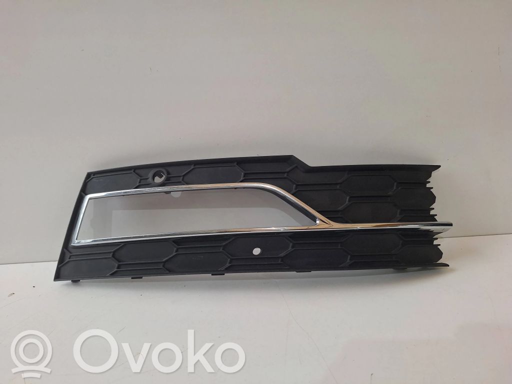 Skoda Octavia Mk4 Etupuskurin alempi jäähdytinsäleikkö 