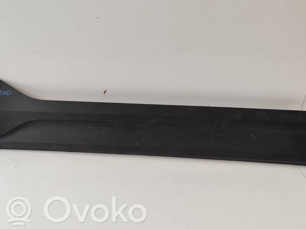 Volvo XC40 Listwa drzwi 