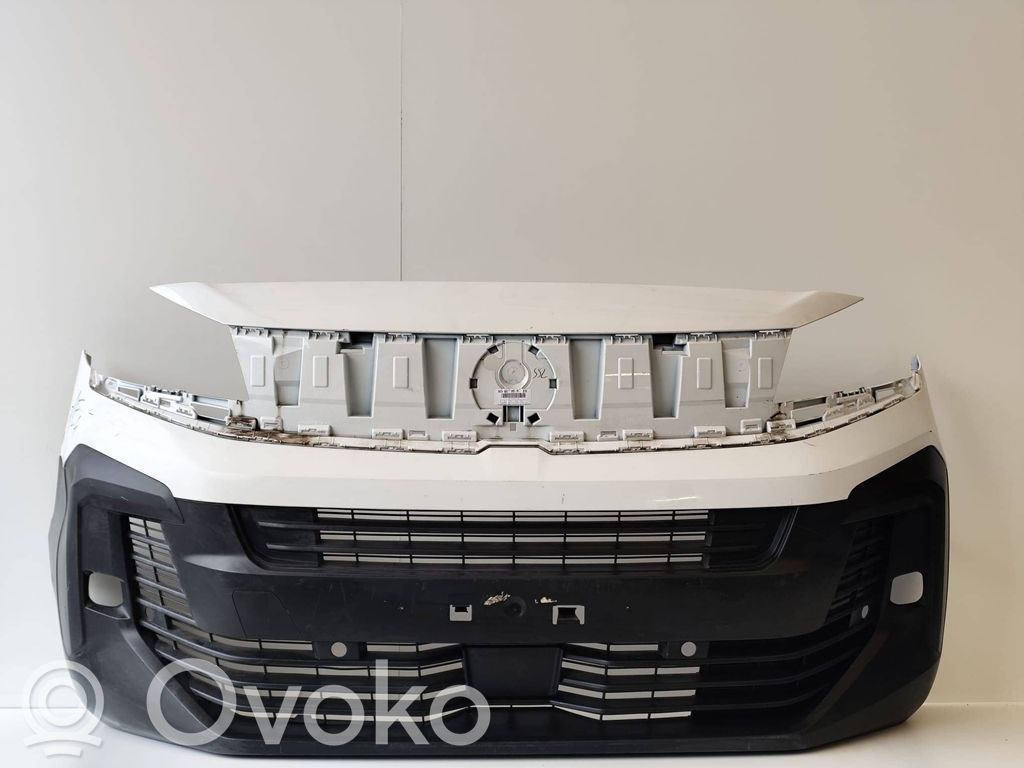Opel Vivaro Parachoques delantero 