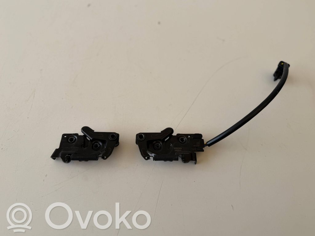 Volvo XC40 Zamek pokrywy przedniej / maski silnika 