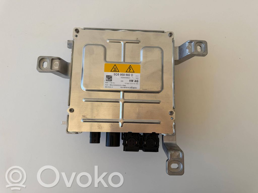 Volkswagen PASSAT B8 Inversor/convertidor de voltaje 