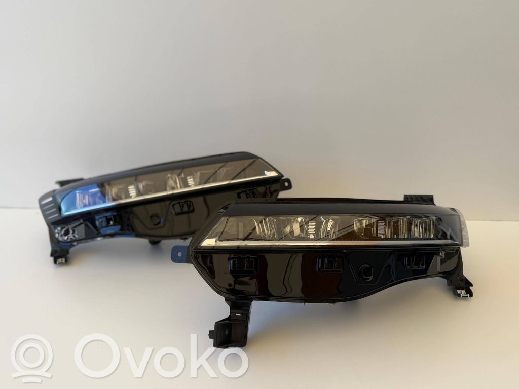 Headlight/headlamp   260605490R,260103279R