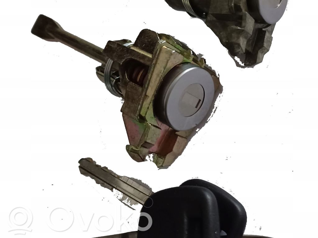 Toyota Corolla Verso AR10 Loading door lock 