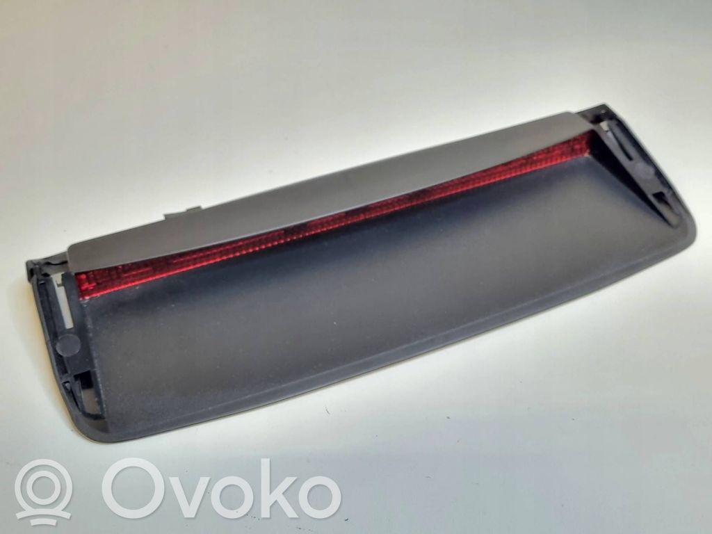 Kolmas/lisäjarruvalo   5JH945097B