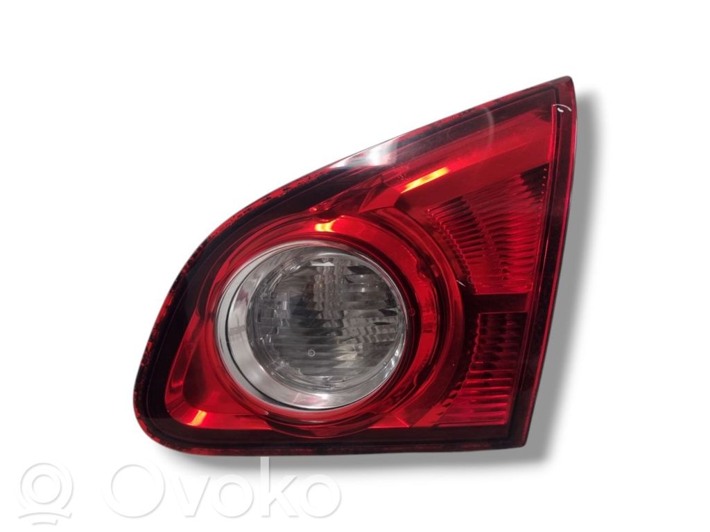 Nissan Qashqai Lampy tylnej klapy bagażnika 