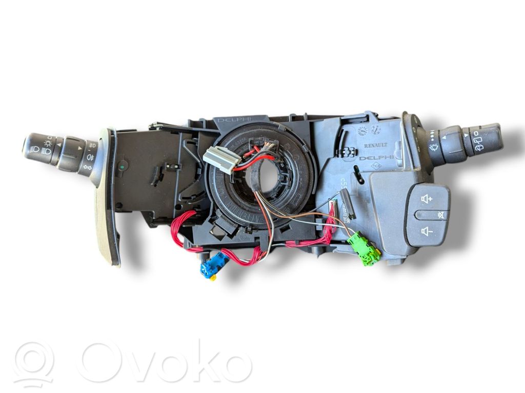 Renault Clio III Pyyhkimen/suuntavilkun vipukytkin 