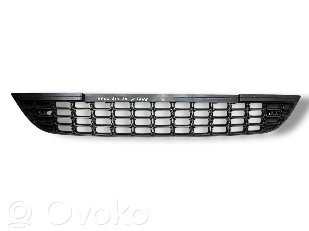 Opel Astra J Kratka dolna zderzaka przedniego 