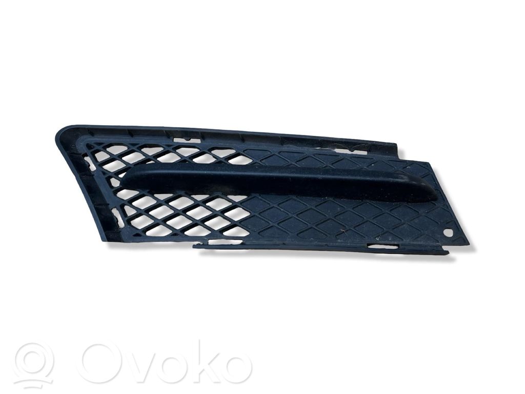 Front fog light trim/grill   7154552