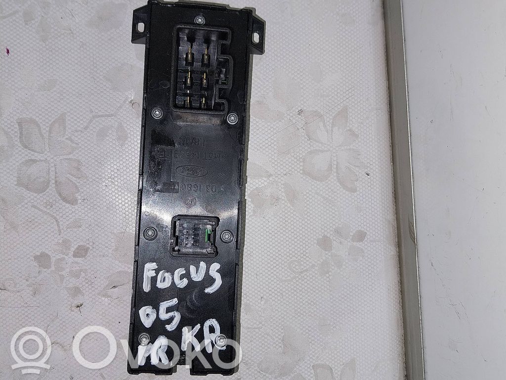 Ford Focus Electric window control switch 