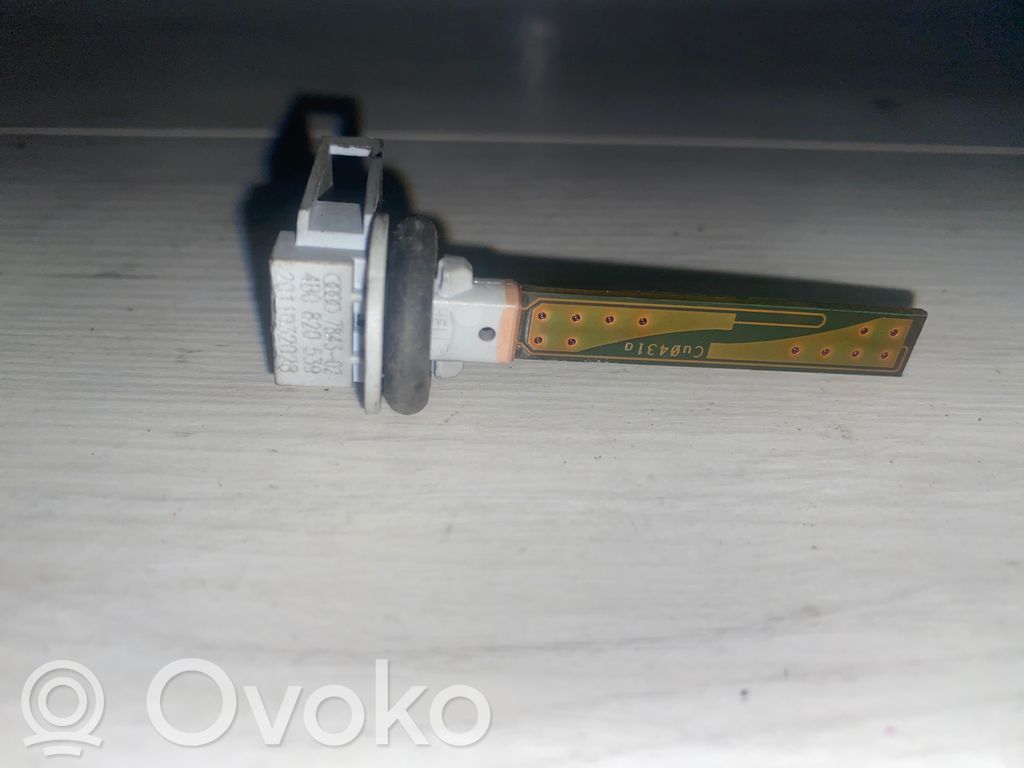 Audi A4 S4 B7 8E 8H Sensor de temperatura interna/externa 