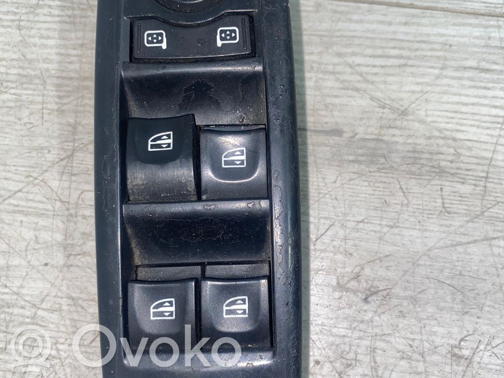 Renault Laguna III Electric window control switch 
