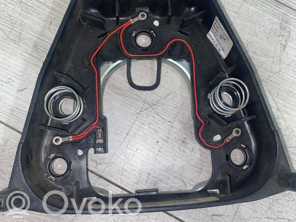 Volvo V50 Отделка рулевой оси 