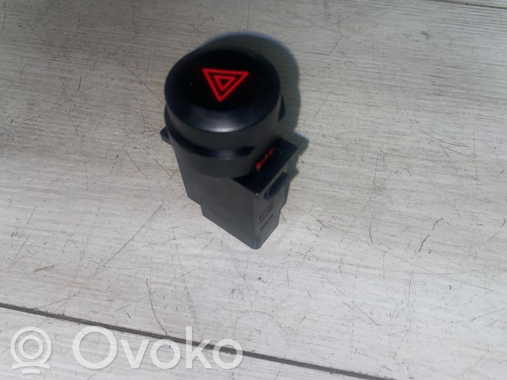 KIA Sorento Hazard light switch 