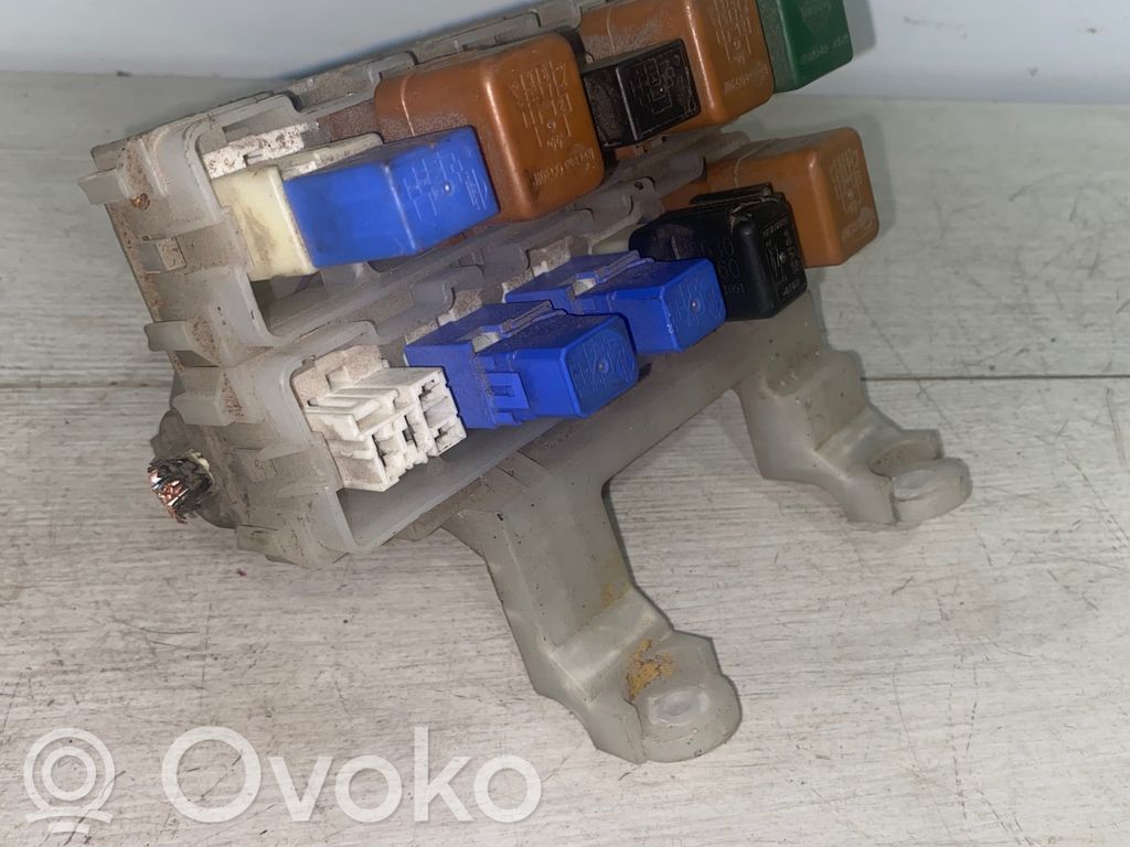 Nissan X-Trail T30 Releju montāžas bloks 