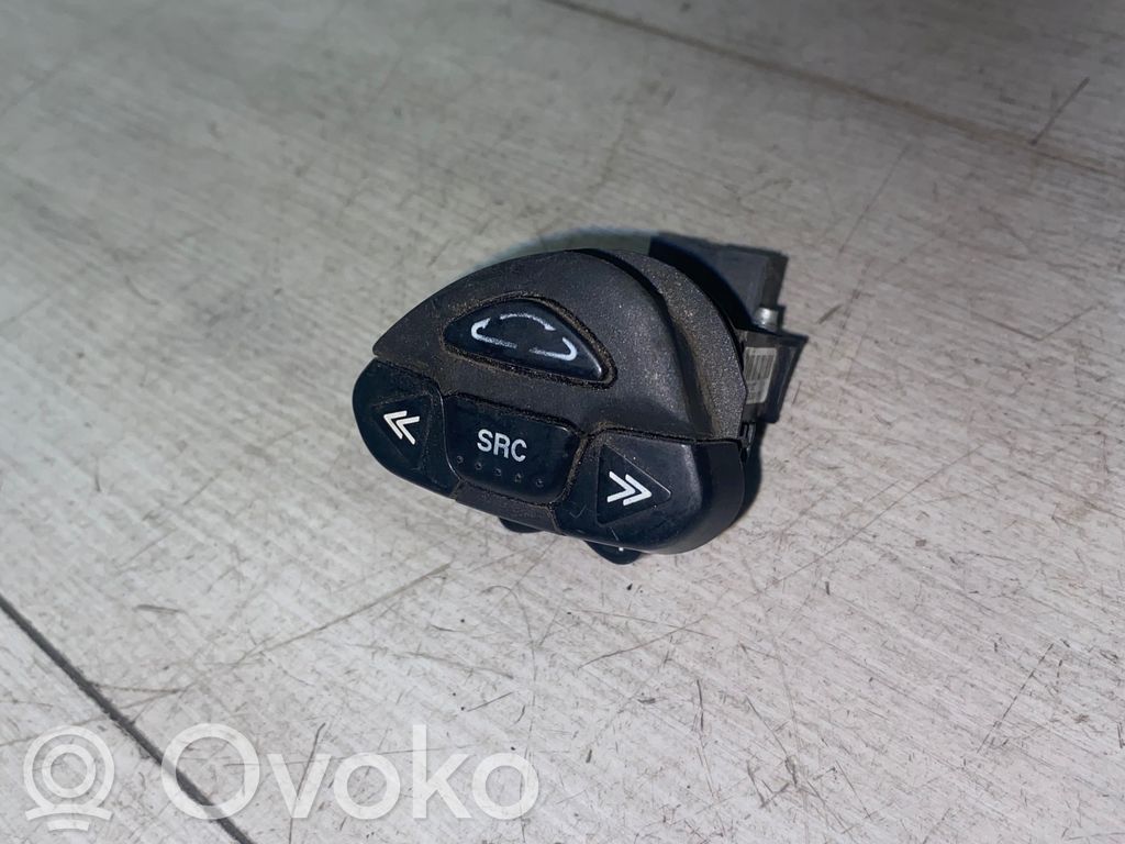 Nissan X-Trail T30 Steering wheel buttons/switches 