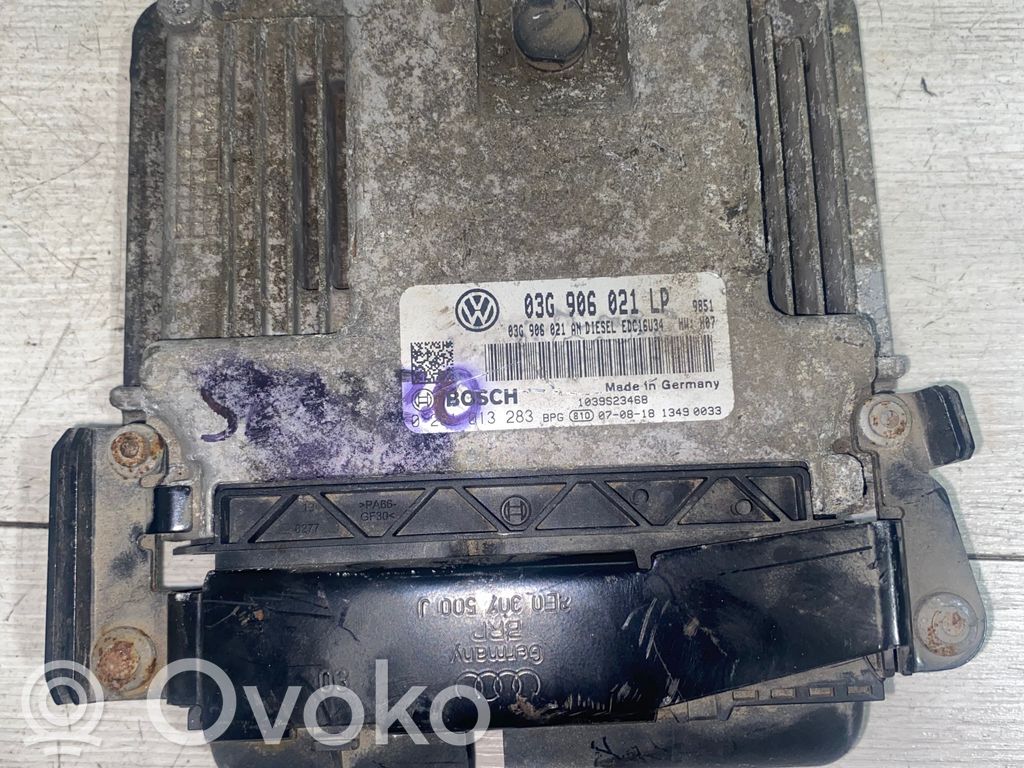 Volkswagen Touran I Engine control unit/module 
