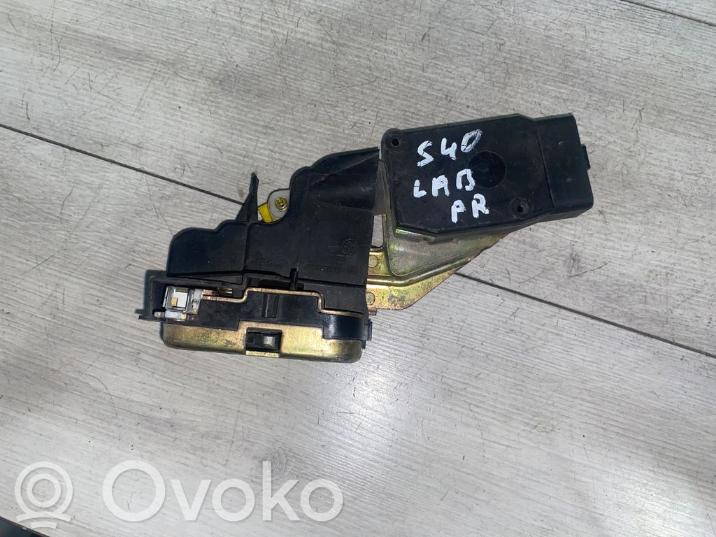 Volvo S40, V40 Priekinė durų spyna 