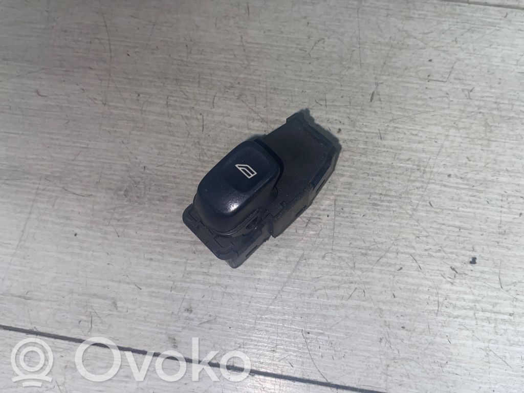 Volvo XC70 Electric window control switch 