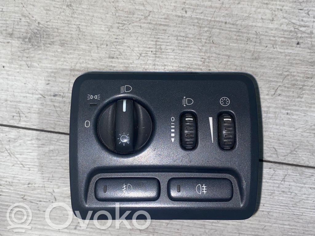 Light switch   30613945