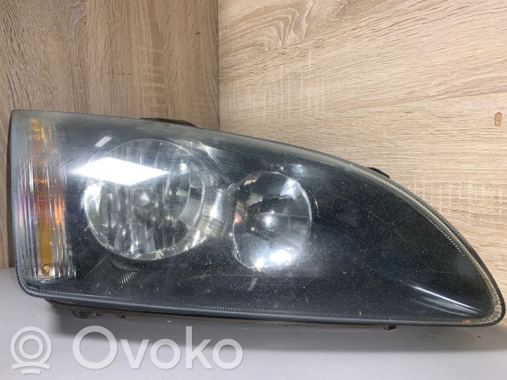 Ford Focus Headlight/headlamp 
