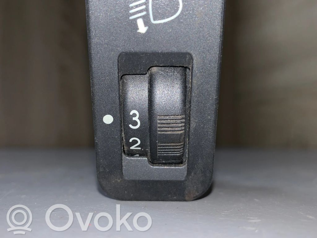 Peugeot 206 Headlight level height control switch 