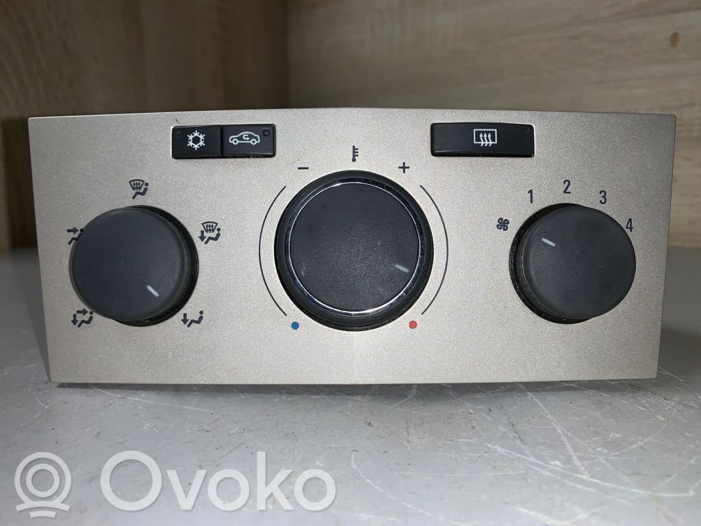 Opel Astra H Climate control unit 