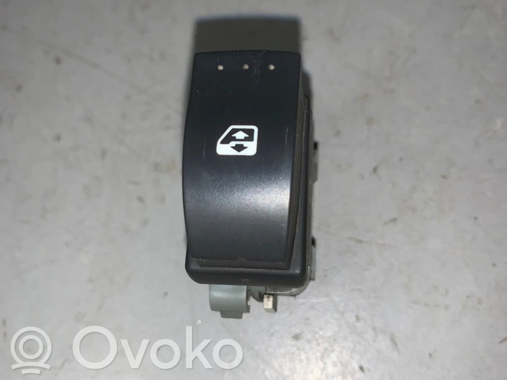 Renault Megane II Electric window control switch 