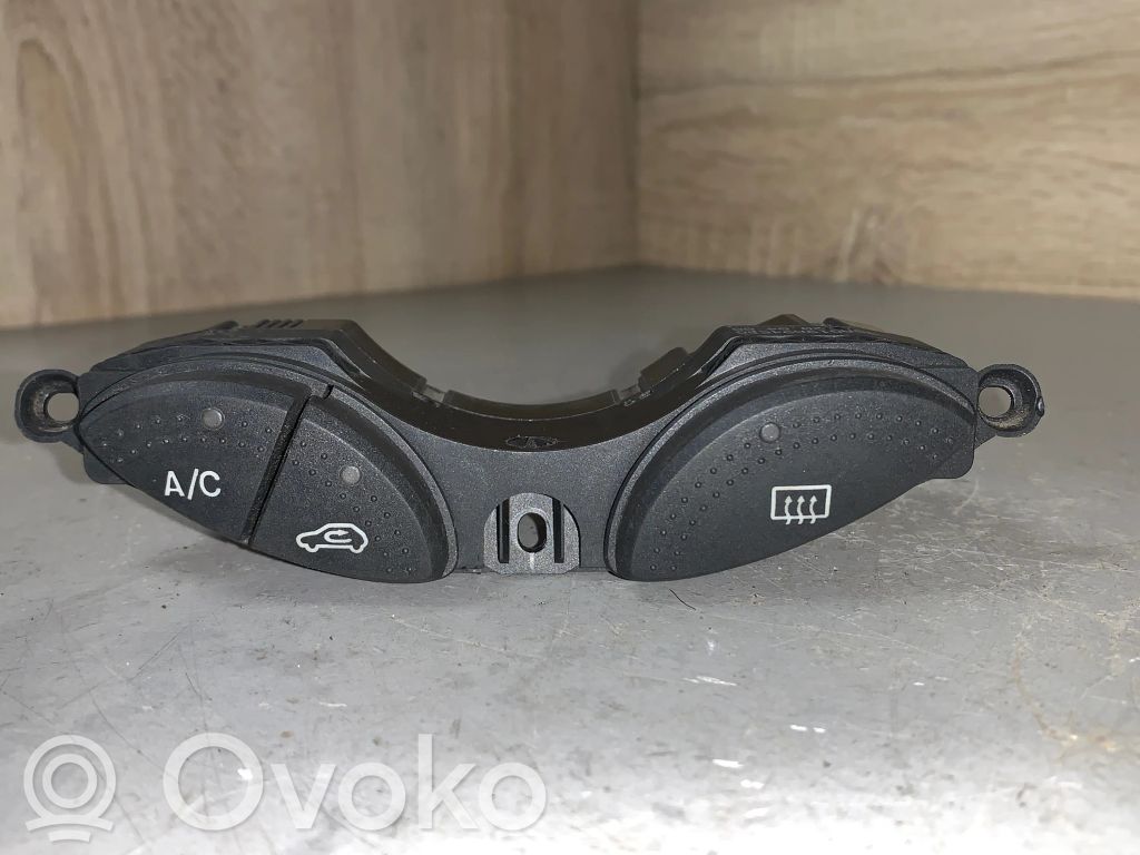 Ford Focus Air conditioning (A/C) switch 