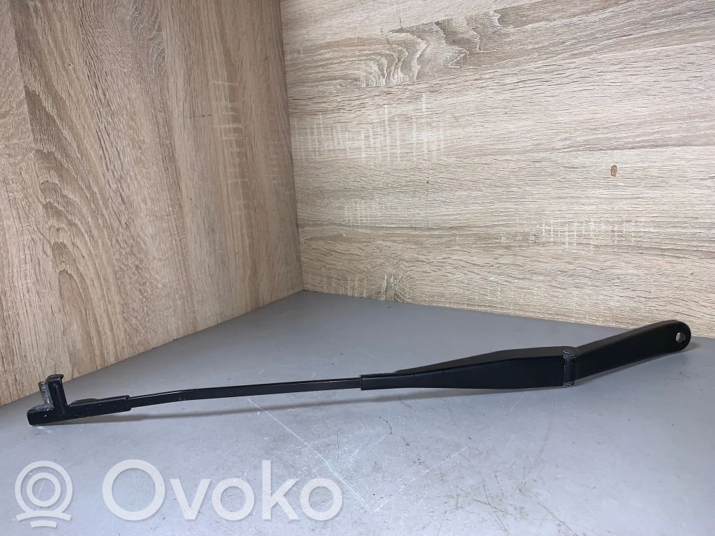 Ford Focus Front wiper blade arm 