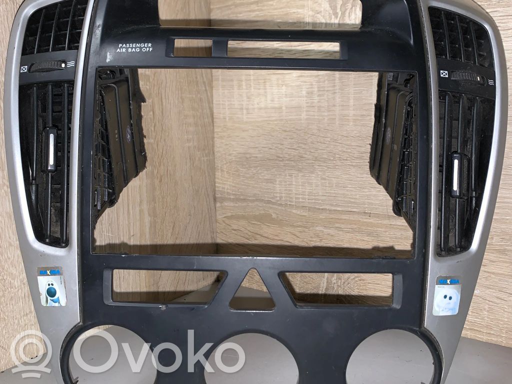 KIA Ceed Radio/GPS head unit trim 