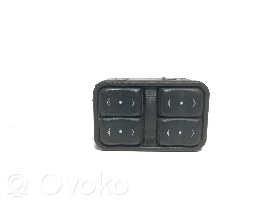 Opel Vectra B Elektrinių langų jungtukas 