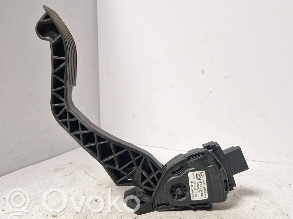 Peugeot 207 CC Accelerator throttle pedal 