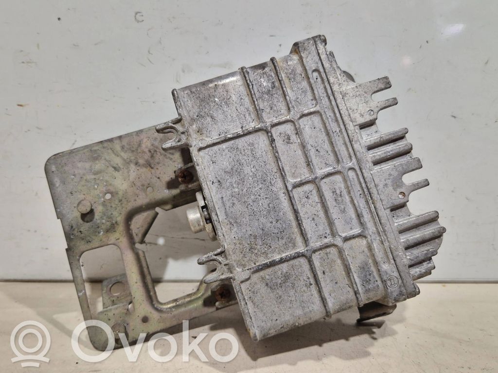Volkswagen Golf III Engine control unit/module 