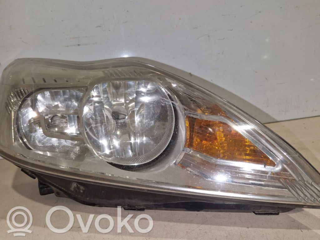 Ford Focus Headlight/headlamp 