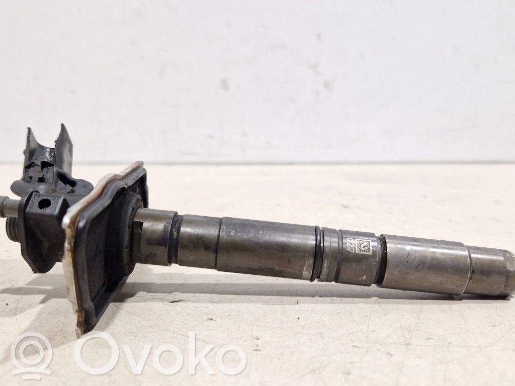 Audi A4 S4 B8 8K Fuel injector 