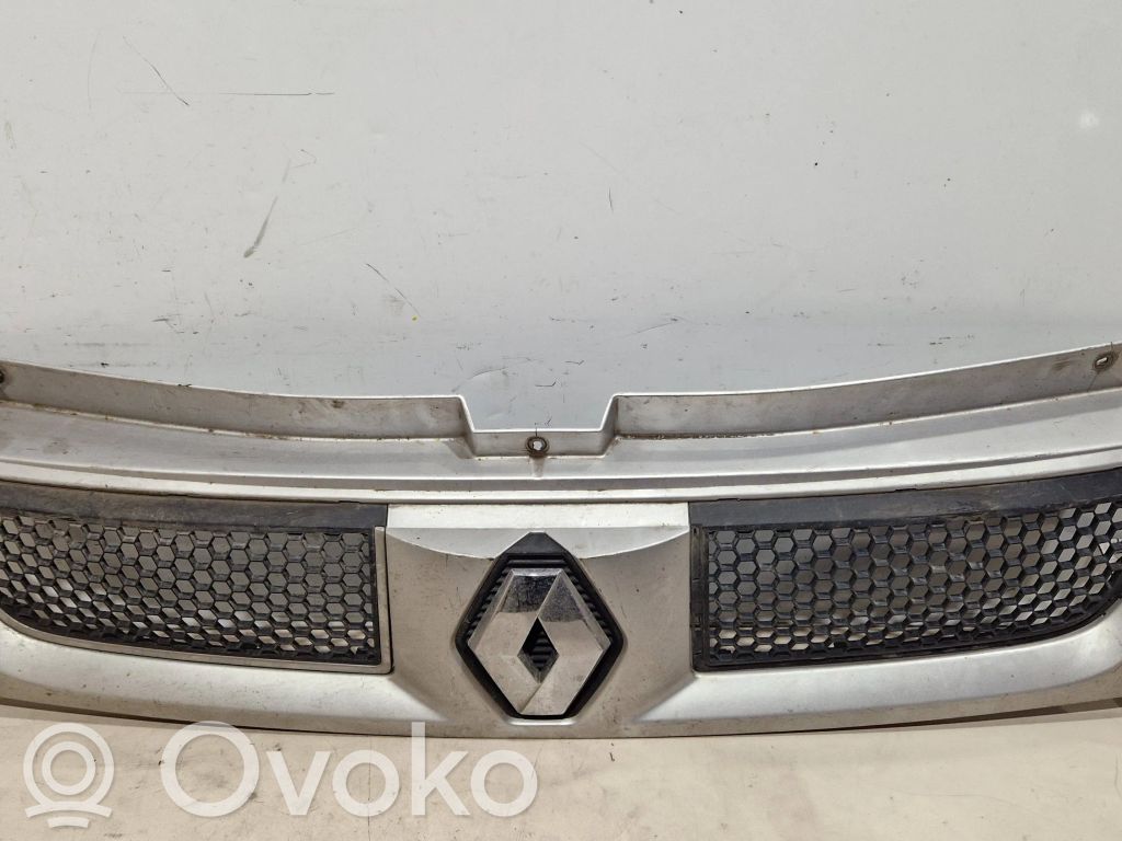 Renault Trafic II (X83) Front bumper upper radiator grill 