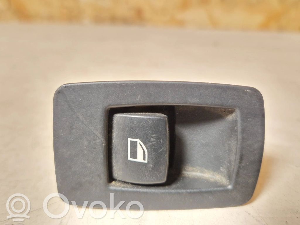 Electric window control switch   15939900