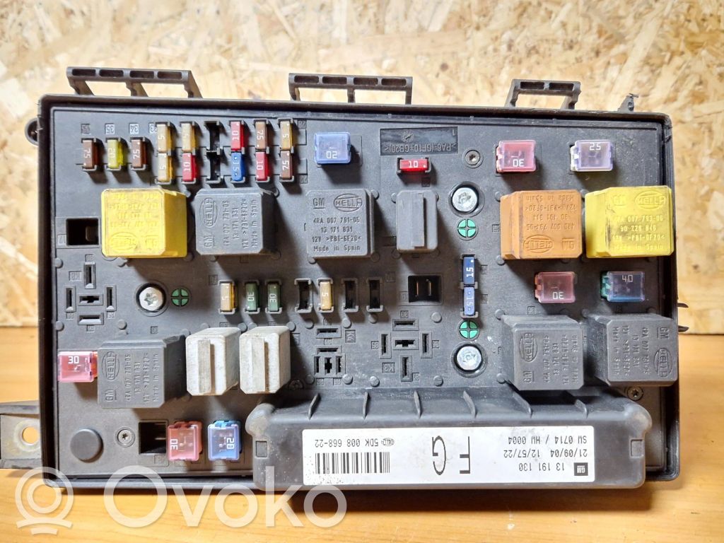 Opel Zafira A Fuse module 