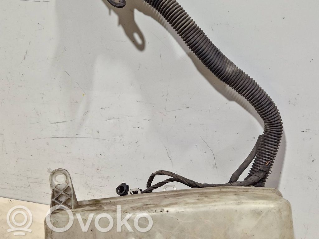 BMW 7 E65 E66 Logu šķidruma tvertne 
