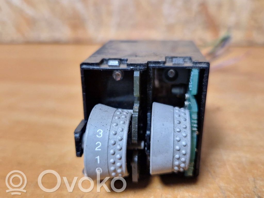 KIA Ceed Headlight level height control switch 